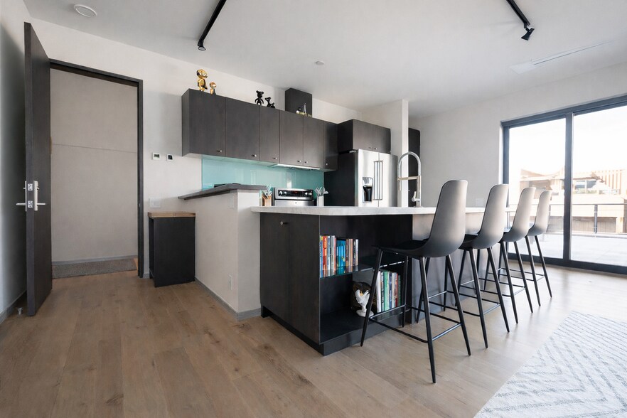 More Photos Of 130 Gulf Stream Ln, Hailey Flex For Sale