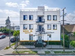 More Photos Of 1194 E 35th St, Los Angeles Hotel For Sale