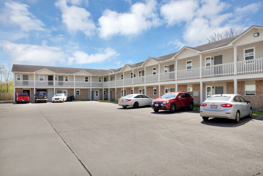 More Photos Of 6205 Jackson Rd, Hitchcock Apartments For Sale