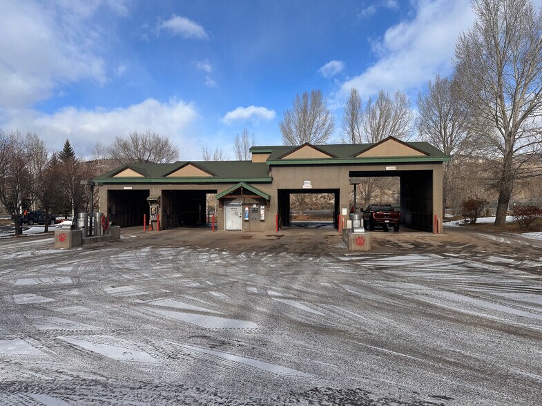 More Photos Of 660 Red Table Dr, Gypsum Carwash For Sale