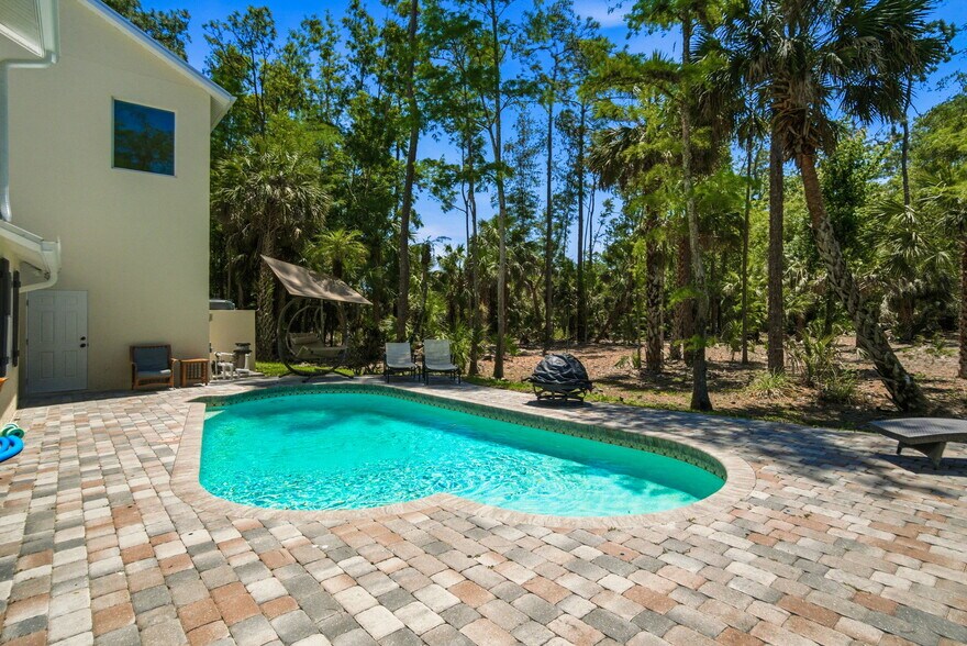 More Photos Of 4120 3rd Ave NW, Naples Apartments For Sale