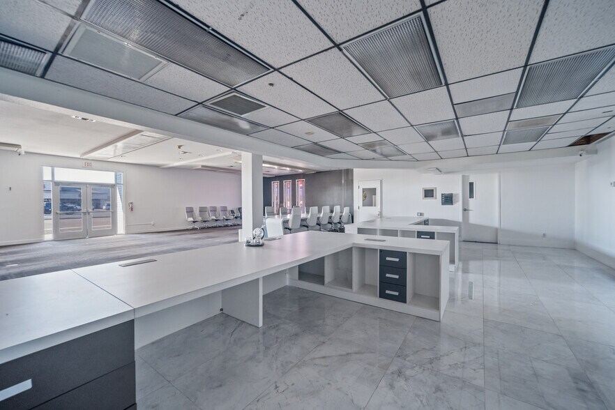 More Photos Of 1755 E Lakeside Dr, Bullhead City Bank For Sale