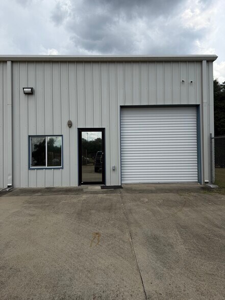 More Photos Of 219 Challenge Ave, Prattville Warehouse For Lease