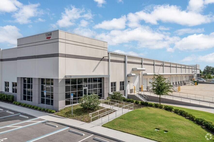 More Photos Of 12668 Hancock Rd, Clermont Warehouse For Lease