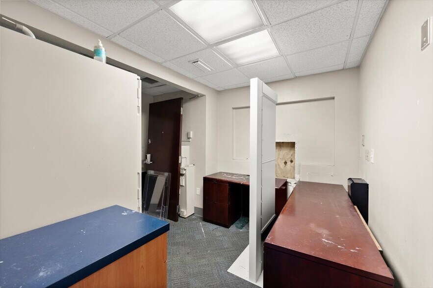 More Photos Of 128 E Granada Blvd, Ormond Beach Medical For Sale