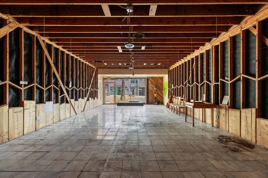 More Photos Of 3115-3125 Santa Monica Blvd, Santa Monica Storefront Retail Office For Sale