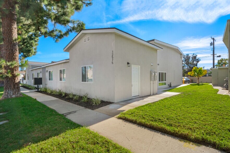 Primary Photo Of 12571 Kensington Ln, Garden Grove Apartments For Sale