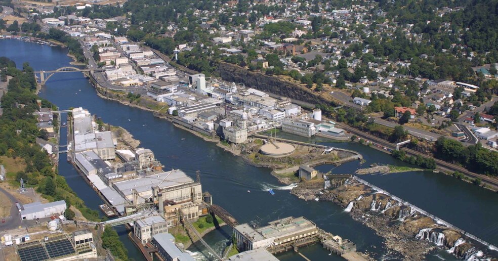 More Photos Of 507-511 Main St, Oregon City Storefront Retail Office For Lease