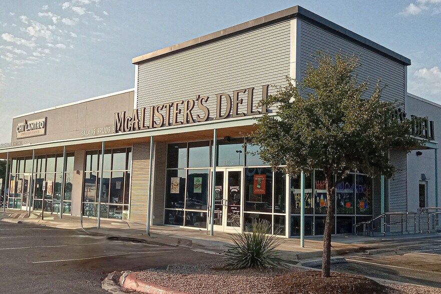 More Photos Of 180 Springtown Way, San Marcos Freestanding For Sale