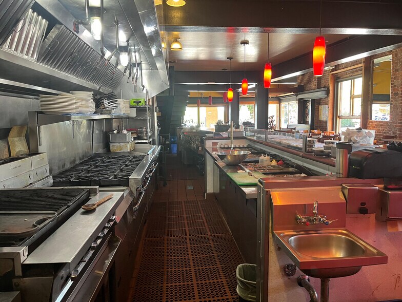 More Photos Of 1501 Solano Ave, Albany Restaurant For Lease