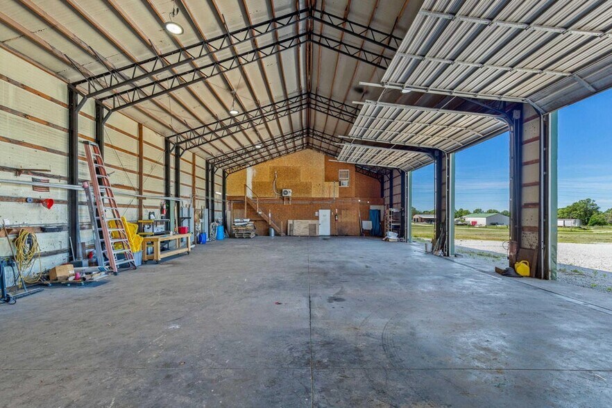 More Photos Of 286 Industrial Ave, Welch Industrial For Sale
