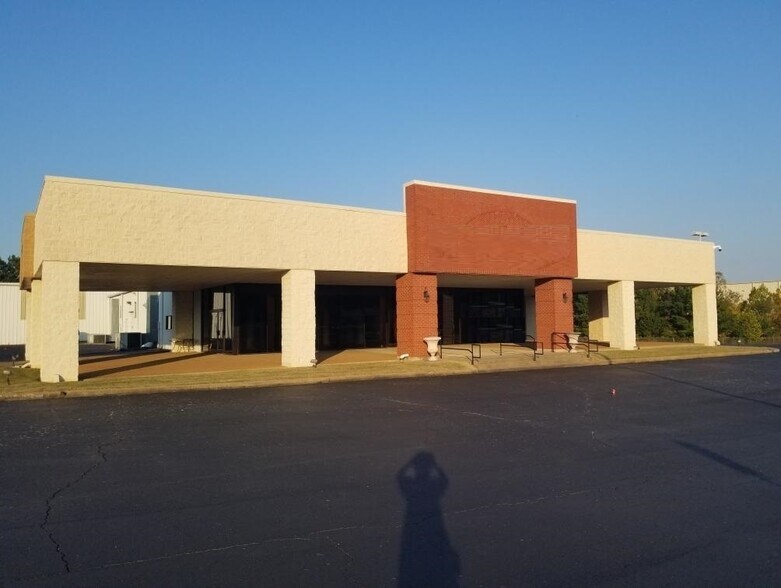 More Photos Of 1170 US Highway 45, Henderson Light Manufacturing For Sale