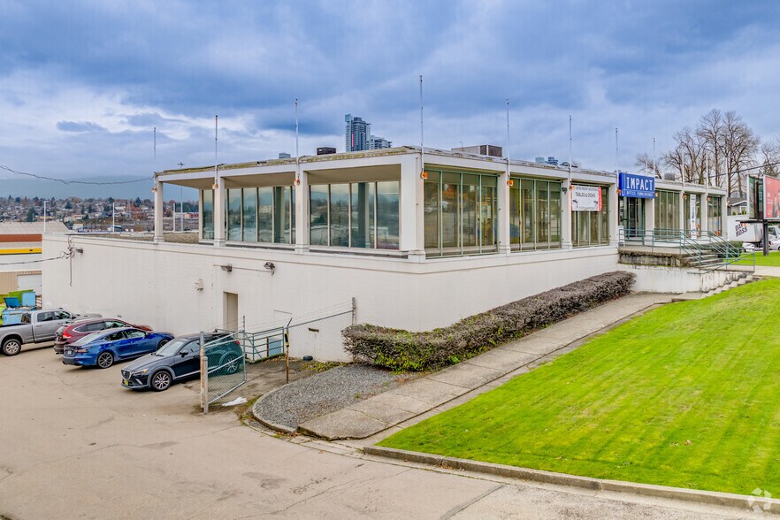 More Photos Of 3695 Grandview Hwy, Vancouver Service For Sale