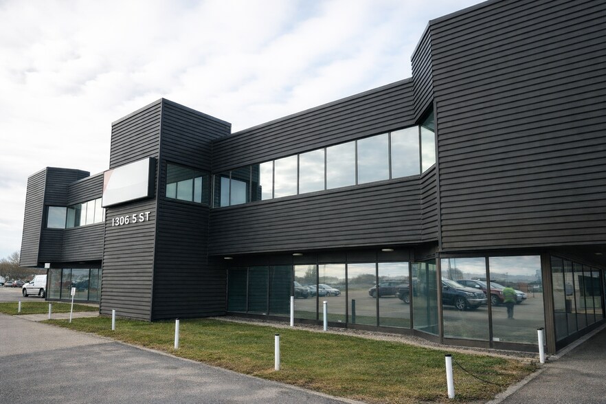 Primary Photo Of 1306 5th St, Leduc Warehouse For Lease