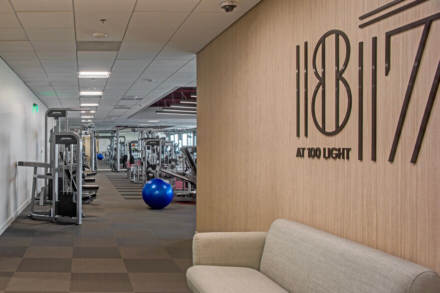 More Photos Of 100 Light St, Baltimore Office For Lease