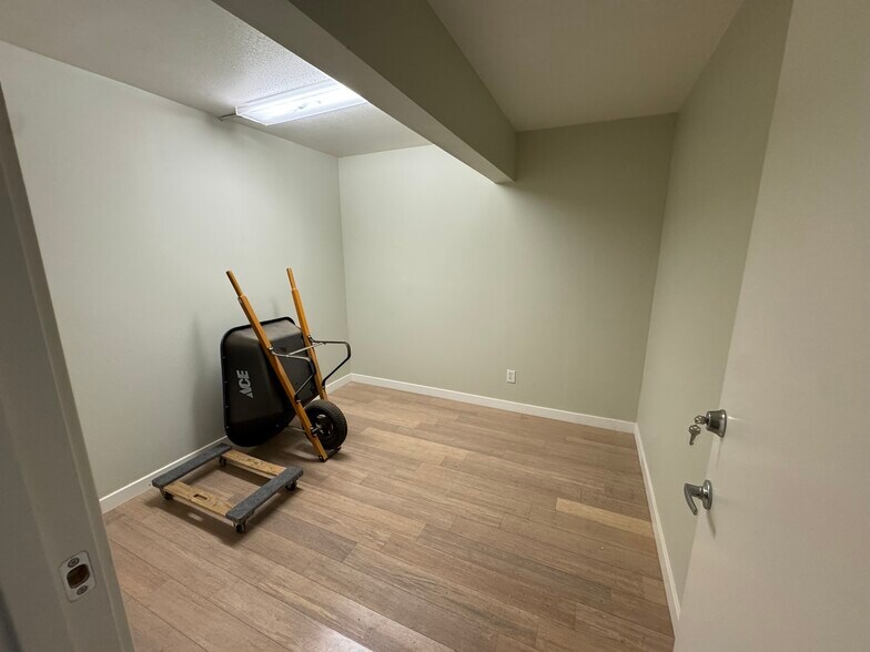 More Photos Of 1642 Carse Dr, Boulder City Warehouse For Sale