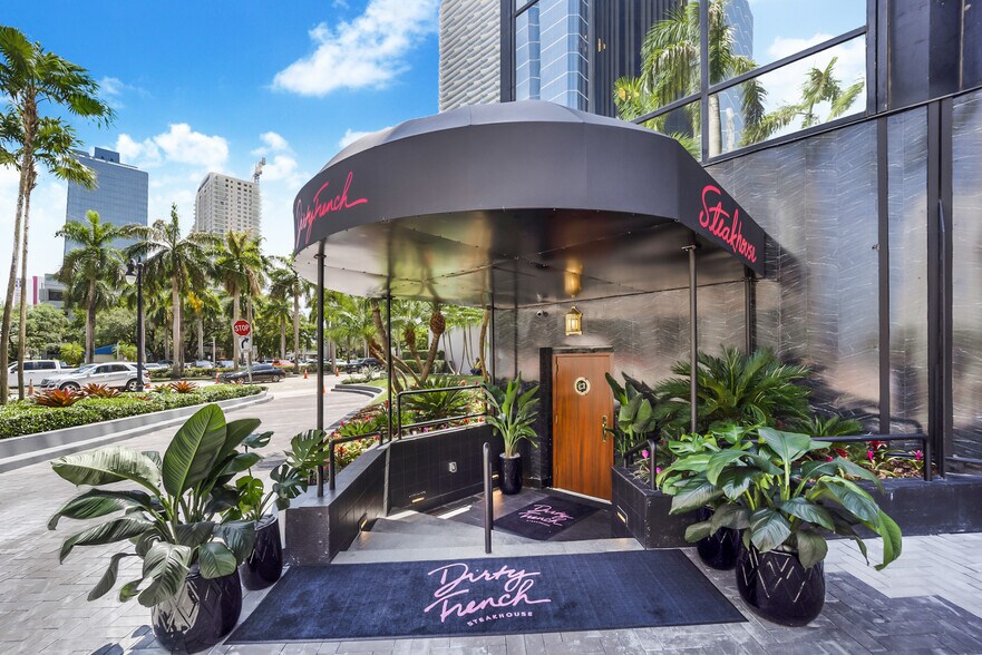 More Photos Of 1200 Brickell Ave, Miami Office For Lease