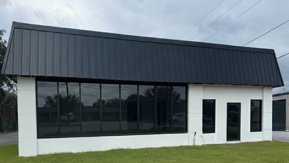 More Photos Of N 821 N. Hwy 17-92 Winter Springs, FL 32708, Longwood Showroom For Lease