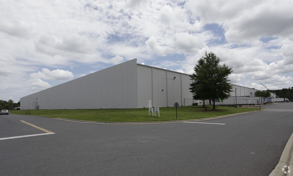 More Photos Of 351-355 Crestmont Dr, Fort Mill Warehouse For Lease