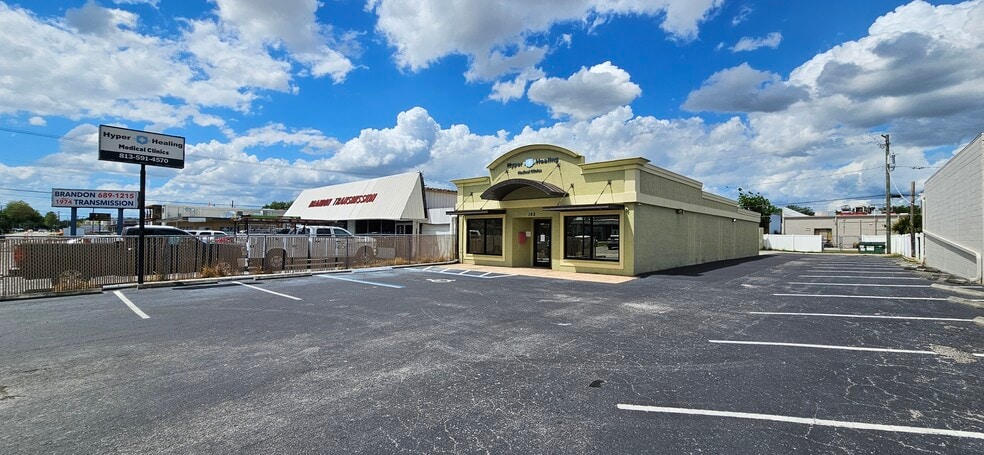 More Photos Of 162 W Robertson St, Brandon Medical For Lease