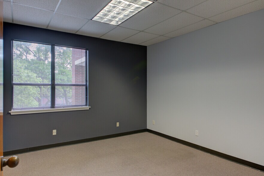 More Photos Of 11824 Jollyville Rd, Austin Medical For Lease