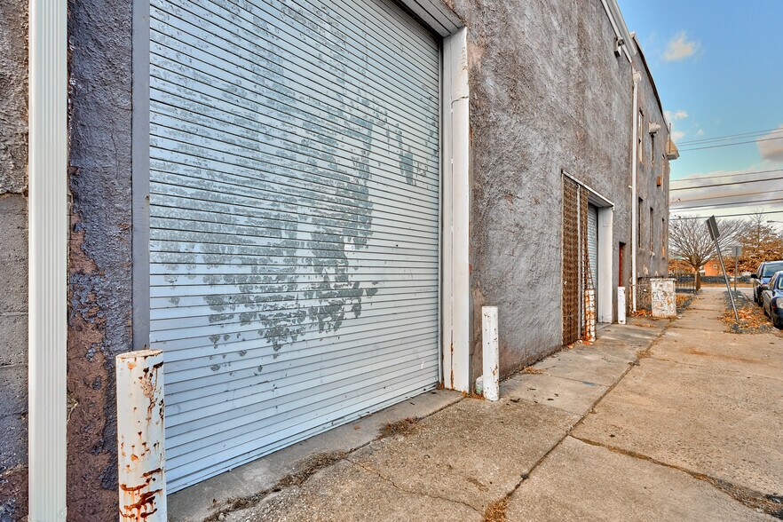 More Photos Of 5400-5402 Reisterstown Rd, Baltimore Light Distribution For Sale