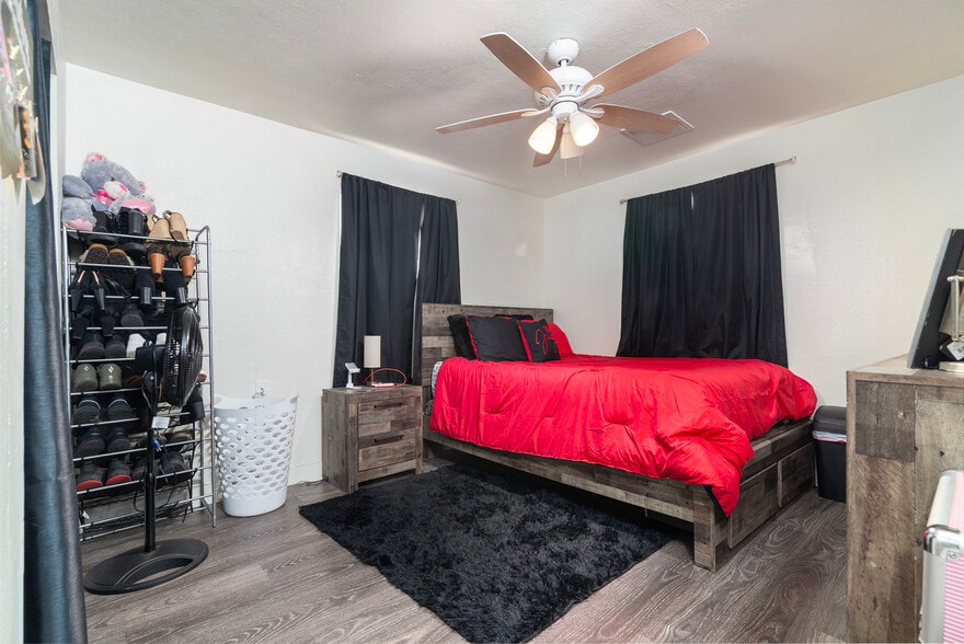 More Photos Of 2142 E Taylor St, Phoenix Multifamily For Sale