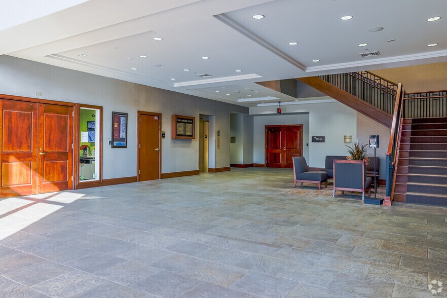 More Photos Of 2095 Lakeside Centre Way, Knoxville Office For Lease