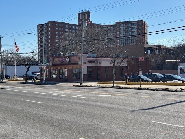 More Photos Of 220-10 Northern Blvd, Bayside Fast Food For Sale