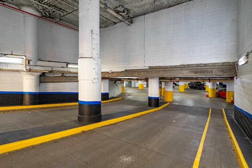More Photos Of 2728 Thomson Ave, Long Island City Parking Garage For Sale