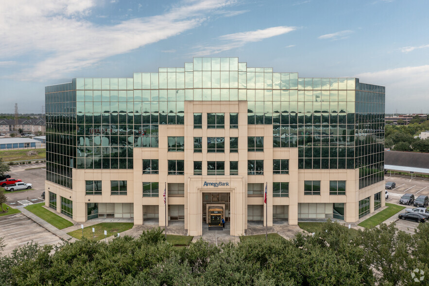 Primary Photo Of 1300 Rollingbrook Dr, Baytown Office For Lease