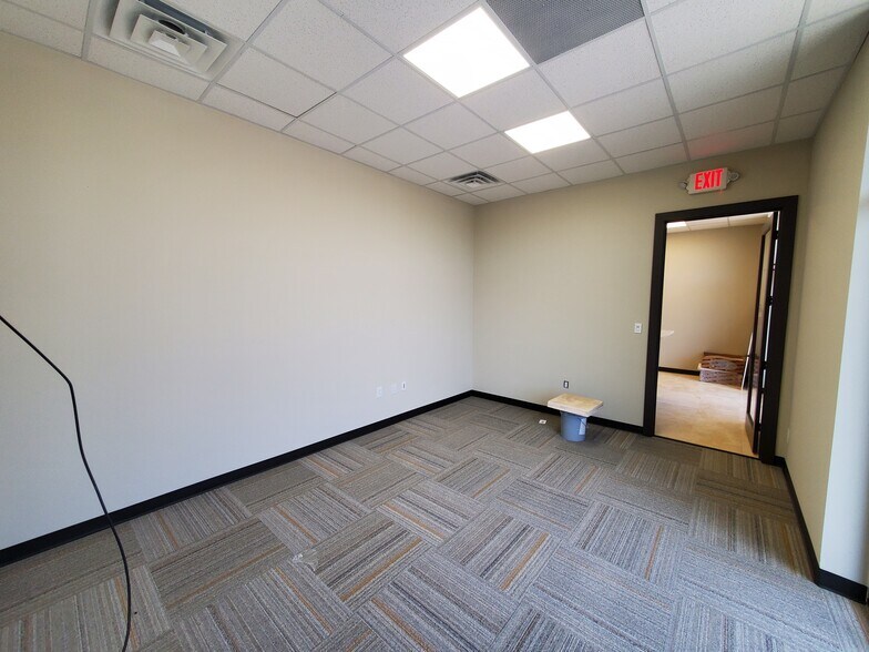 More Photos Of 4725 College Park, San Antonio Office For Lease