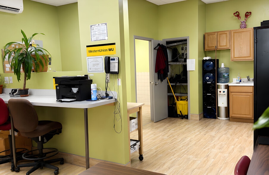 More Photos Of 236 Flatbush Ave, Brooklyn Storefront Retail Residential For Lease