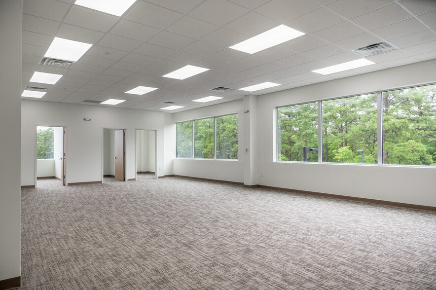 More Photos Of 2013 Cedarbridge Ave, Lakewood Office For Lease