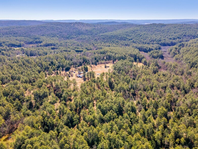More Photos Of 909 Wendell Rd, Warwick Specialty For Sale