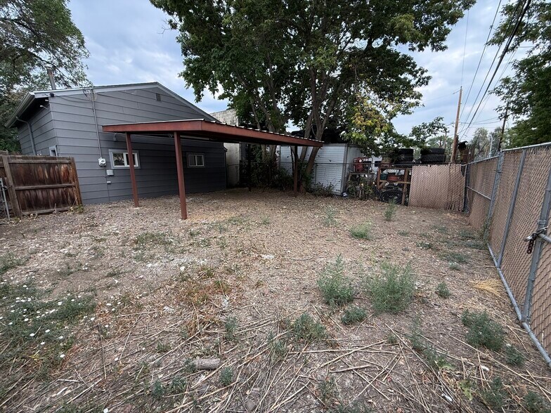 More Photos Of 1460 Chase St, Lakewood Warehouse For Lease