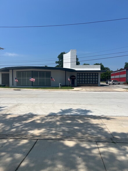 Primary Photo Of 500 E Main St, Kilgore Office For Sale