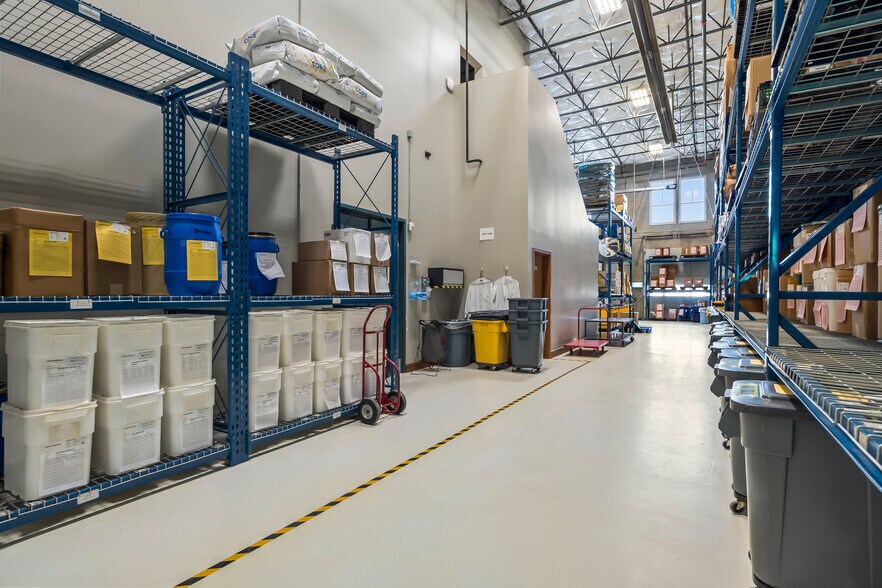 More Photos Of 601 N Larch St, Sisters Research And Development For Sale