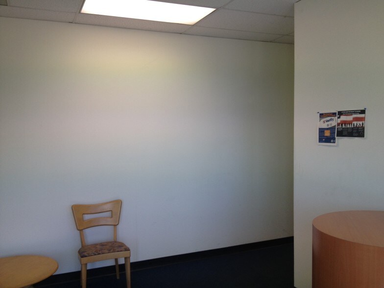 More Photos Of 163-165 E Freedom Ave, Anaheim Warehouse For Lease
