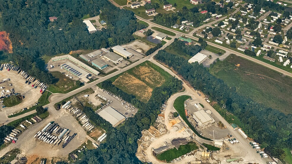 More Photos Of 3530 Central Park Blvd blvd, Louisville Warehouse For Lease