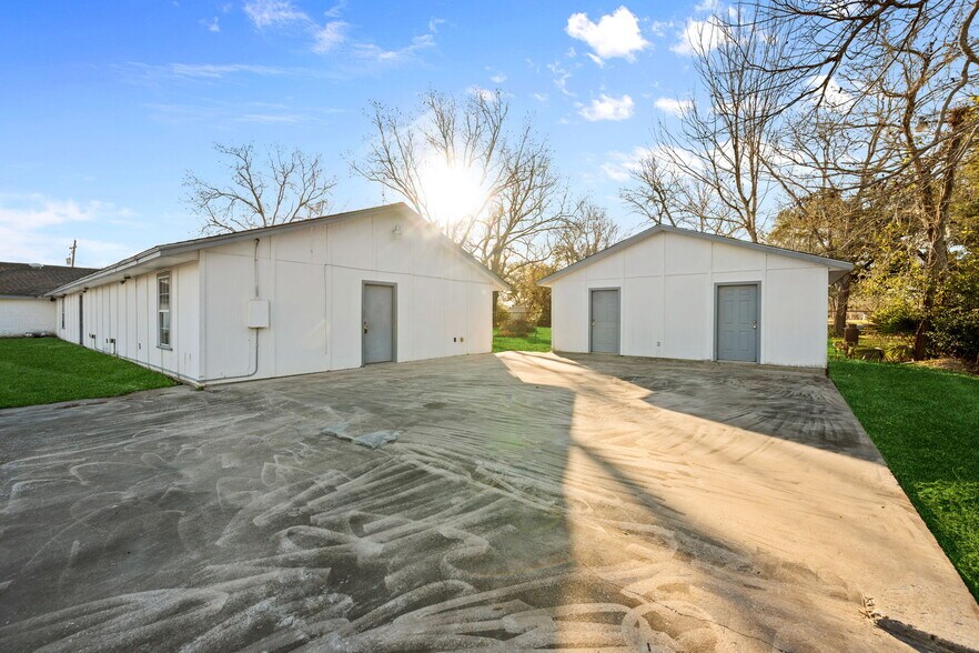 More Photos Of 114 Main St, Hull Multifamily For Sale