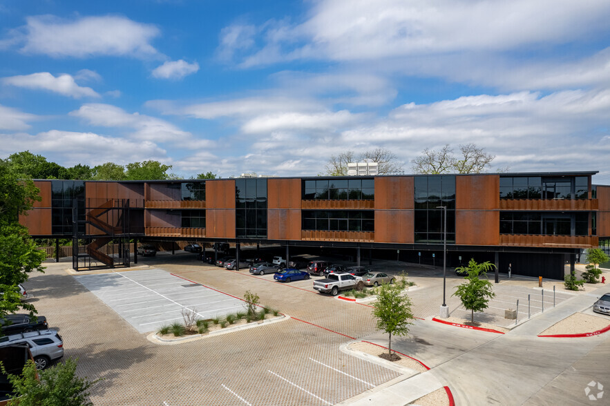 More Photos Of 1141 Shady Ln, Austin Office For Lease