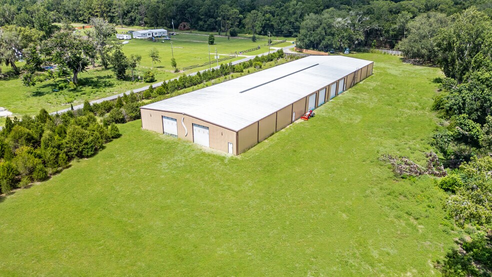 More Photos Of 27255 Hickory Hill Rd, Brooksville Specialty For Sale