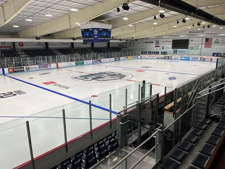 More Photos Of 10561 Success Ln, Miamisburg Skating Rink For Sale