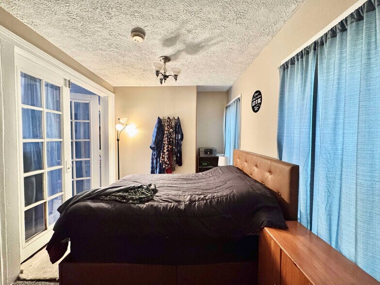 More Photos Of 301 E North St, Geneva Apartments For Sale