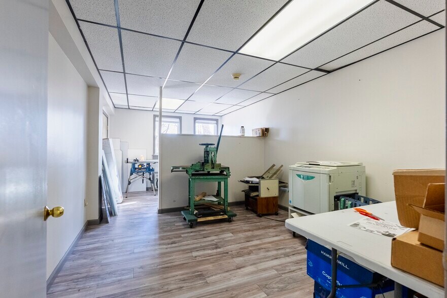 More Photos Of 447 Broadway, Ulster Park Office For Sale