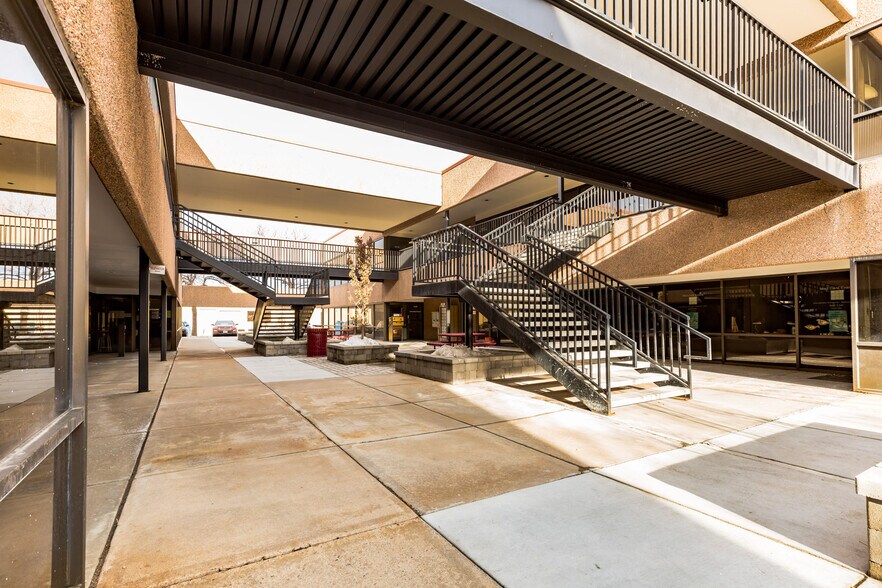 More Photos Of 7550 W Yale Ave, Lakewood Office For Lease