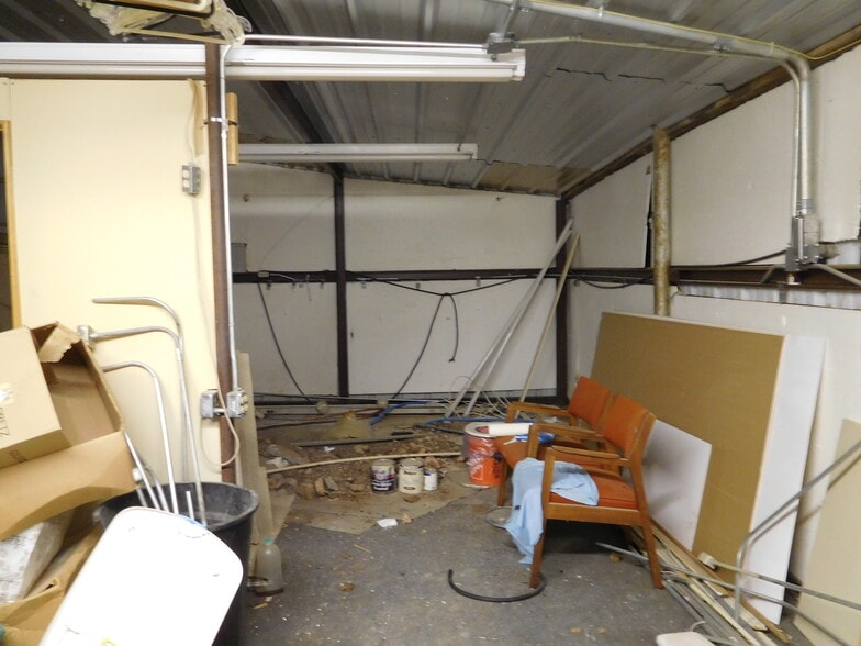 More Photos Of 123 S Main St, Winters Storefront For Sale