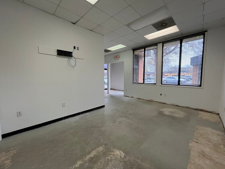 More Photos Of 11835 Canon Blvd, Newport News Office For Lease