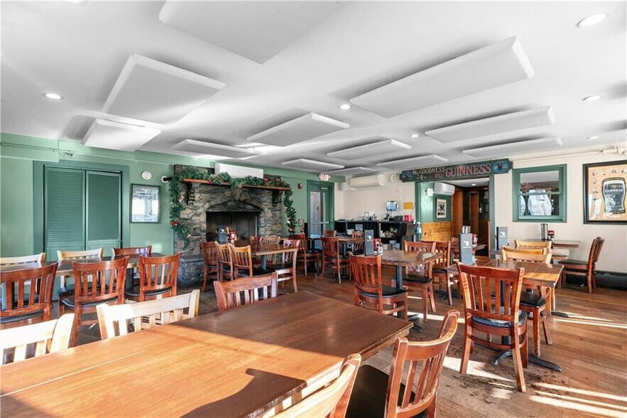 More Photos Of 198 Thames St, Bristol Restaurant For Sale